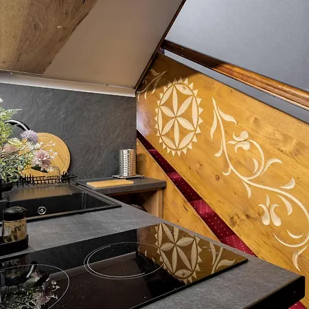 Villa 84 & Apartments - Sauna & Jacuzzi-2